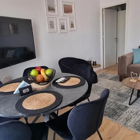 Stylish, Luxurious 2-bedroom Apt