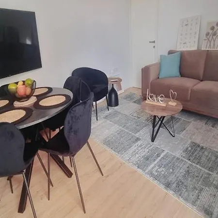 Apartman Stylish, Luxurious 2-bedroom Apt *