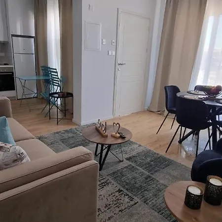 Stylish, Luxurious 2-bedroom Apt * Paralímni